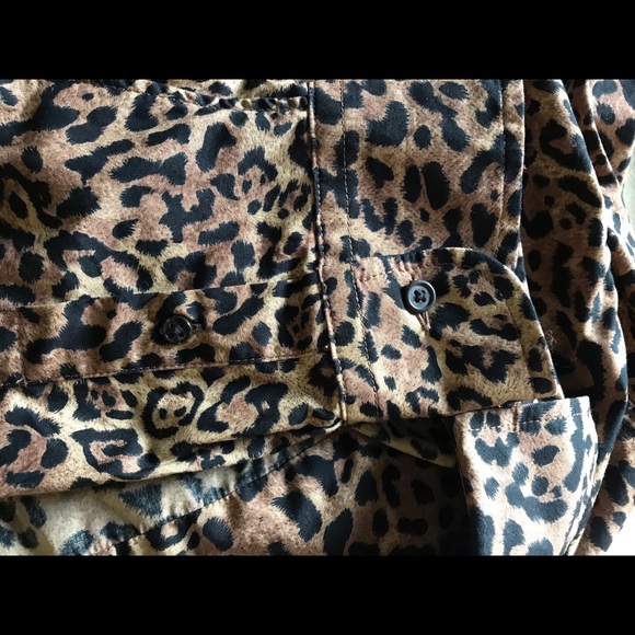 Chaps by Ralph Loren cheetah print button down - Picture 4 of 4